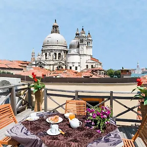 Apartament Dorsoduro Charme By Wonderful Italy, Wenecja